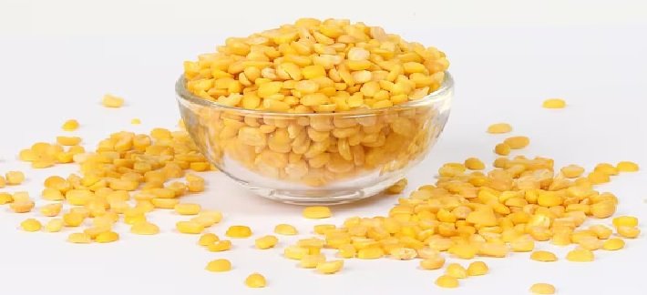 Tur (pigeon pea) prices continue to decline due to weak demand and selling by importers; 'Lemon' variety in Chennai drops by ₹150.