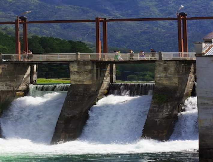 Water Levels in Dams and Reservoirs Drop to 67 Percent